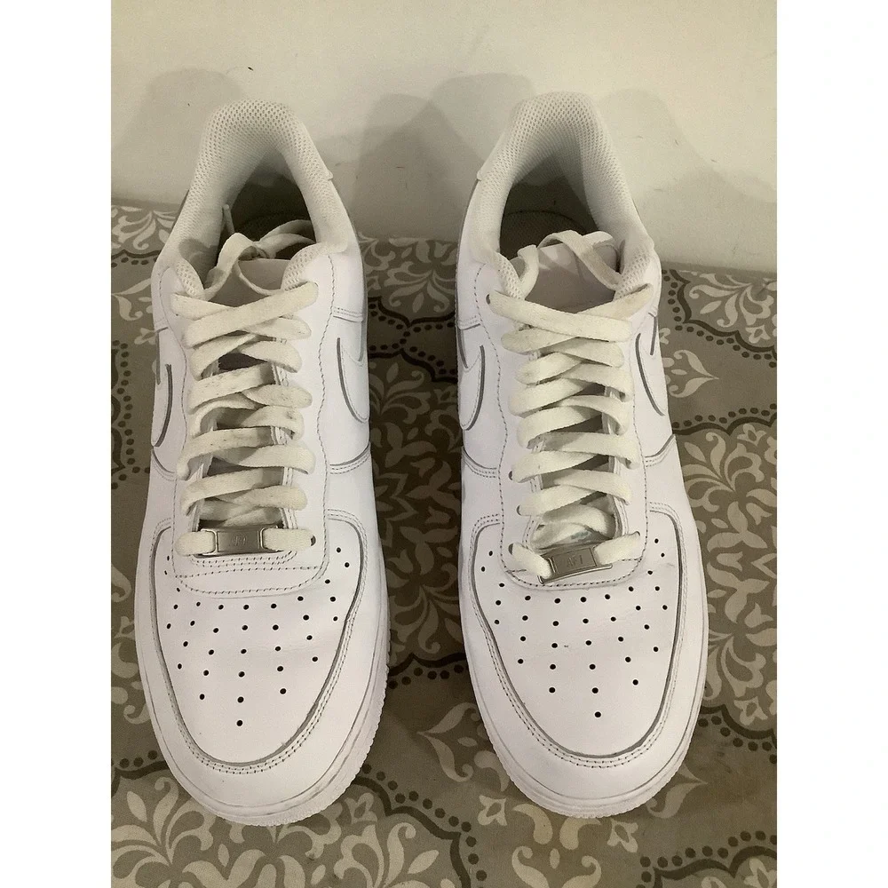 Nike Air Force 1 07  Size 10 .5 Men Casual Lifestyle Shoes Sneakers CW2288-111